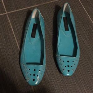 Turquoise Burberry flats